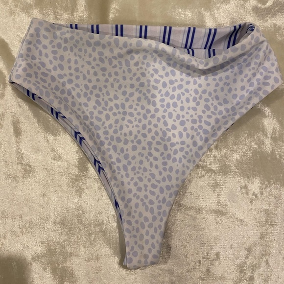Chelsea’s Cheekies Reversible High Waisted Bikini - Picture 2 of 3